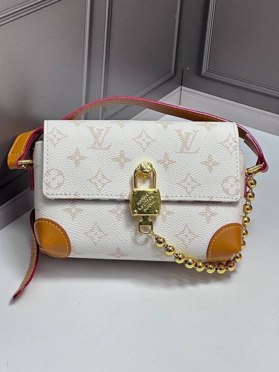 louis vuitton сумка на плечо,louis vuitton женская сумка,сумкa louis vuitton,сумка louis vuitton pochette белая,сумка луи виттон белая