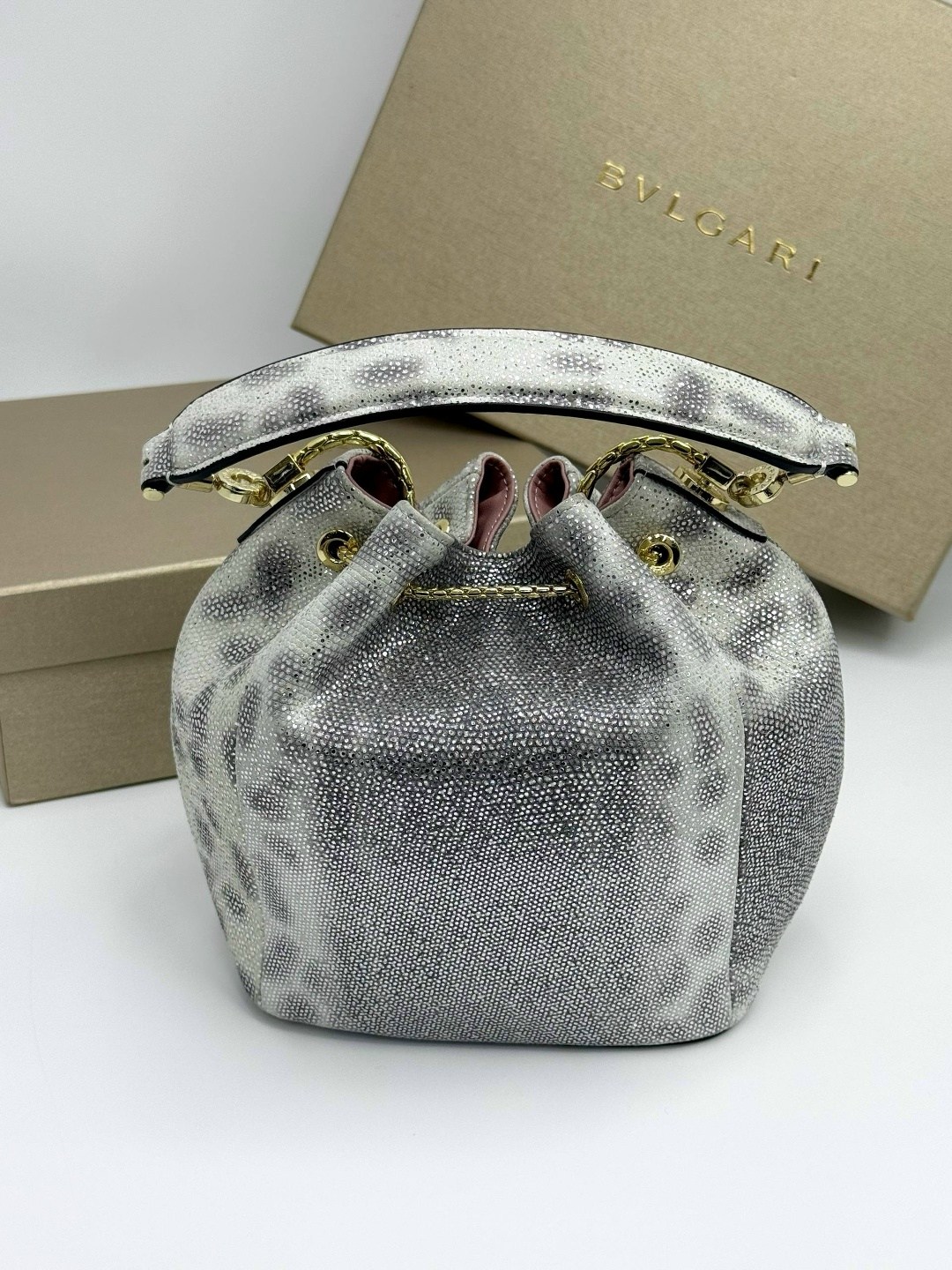 сумка,bvlgari сумка на плечо,сумка женская,сумка bvlgari,сумка булгари