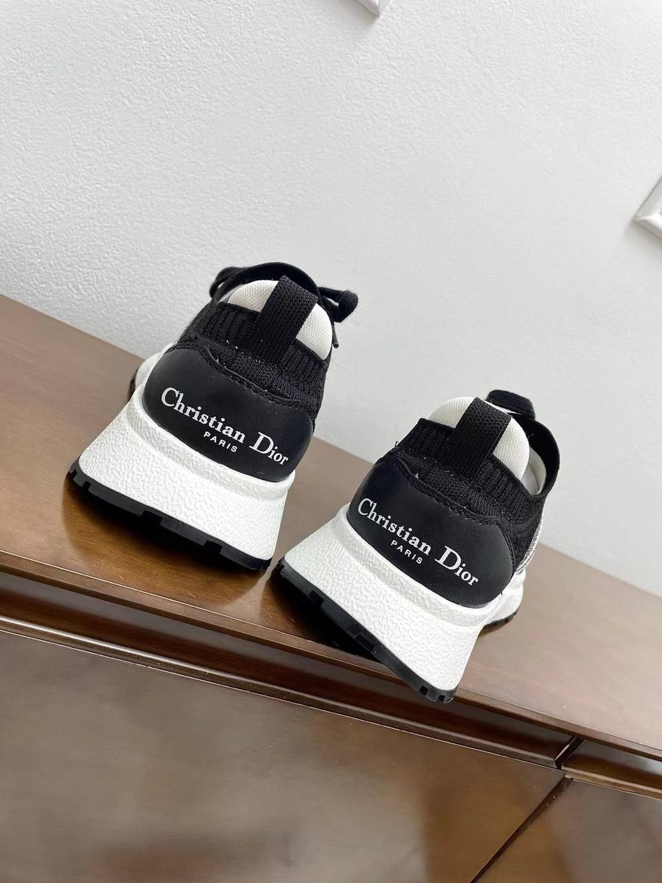 dior кроссовки,кроссовки christian dior,кроссовки кристиан диор мужские,диор кроссовки,christian dior кроссовки мужские