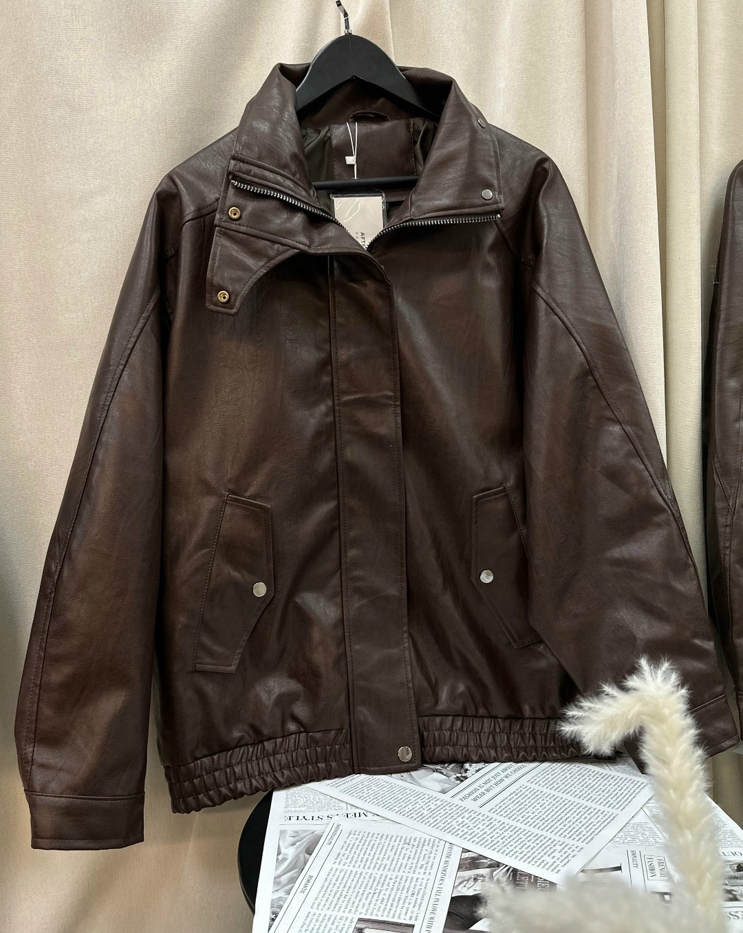 куртка бомбер,стильная куртка,куртка бомбер кожаная,кожаный бомбер,кожаная куртка