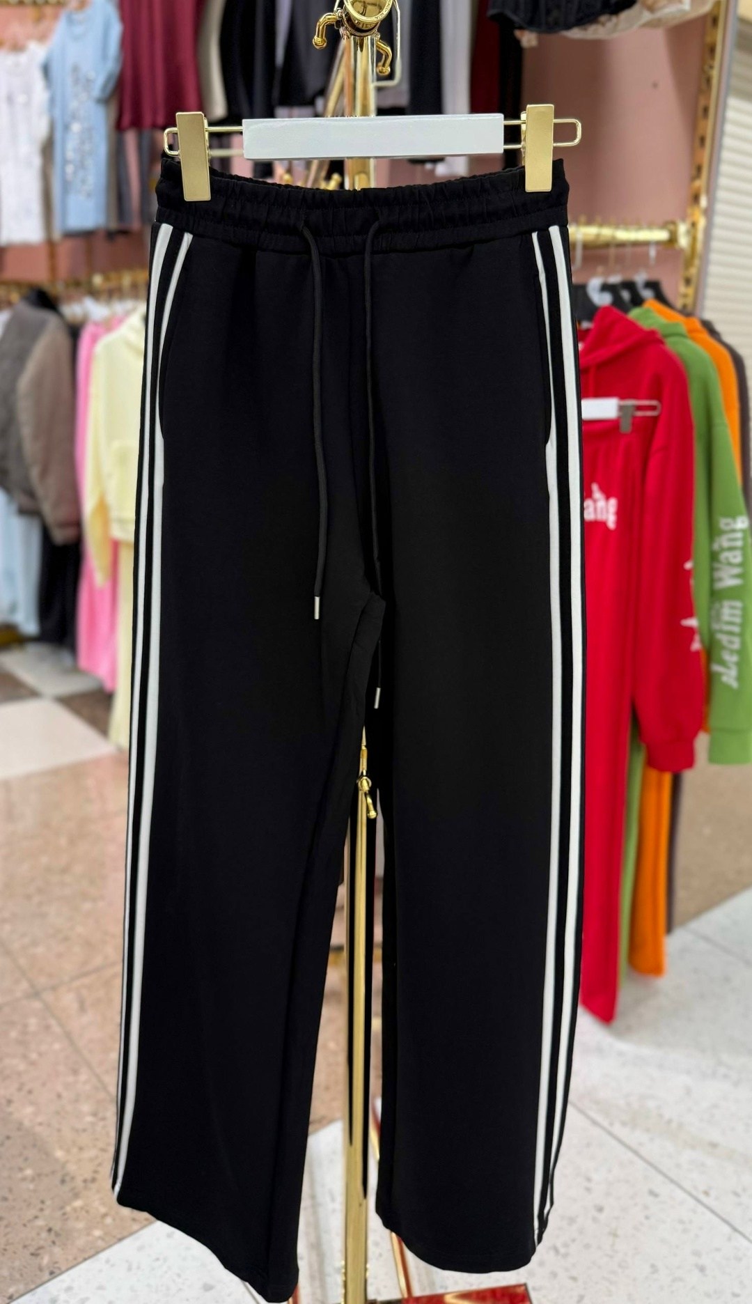 брюки спортивные,спортивные штаны,cпортивные штаны женские,широкие брюки,спортивные женские штаны с лампасами