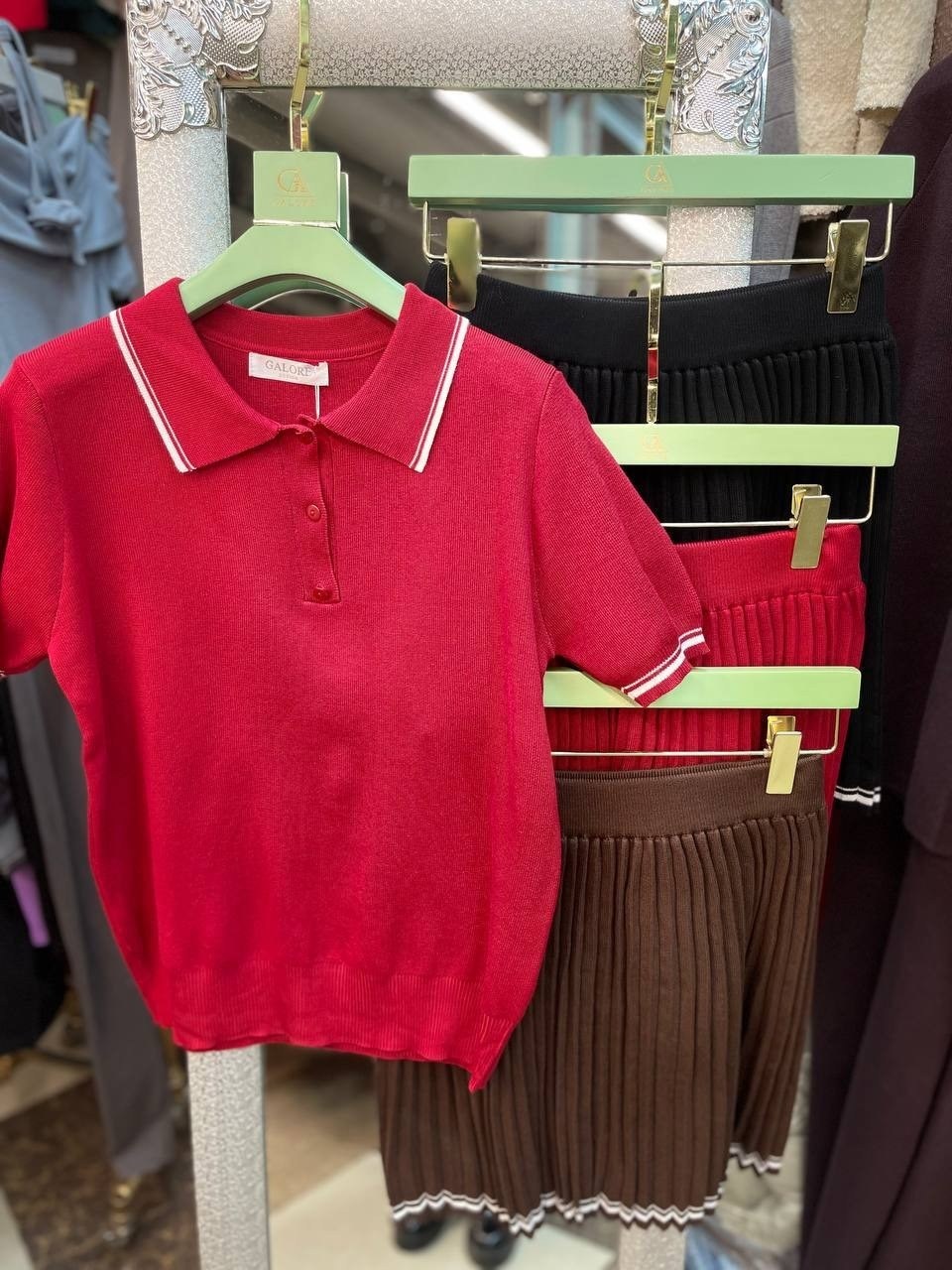 женский костюм с юбкой,костюм с юбкой плиссе,костюм с юбкой,трикотажные костюмы,костюм трикотажный с юбкой