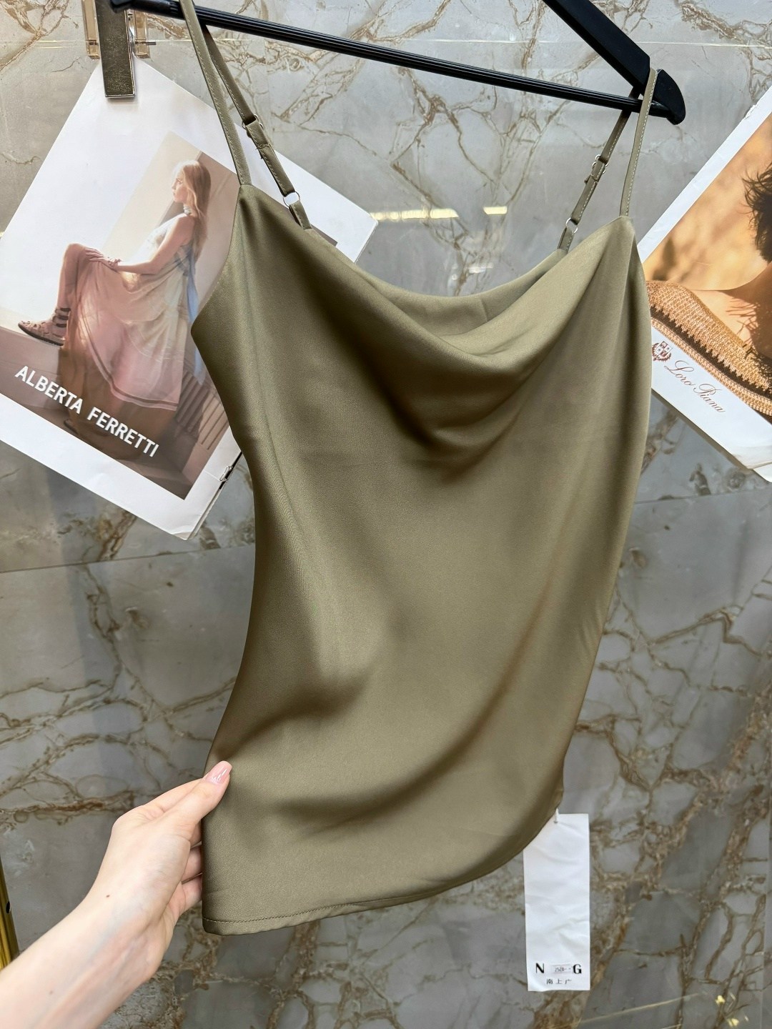 шелковый топ,атласный топ,шелковая майка,женская майка,топ женский на бретелях