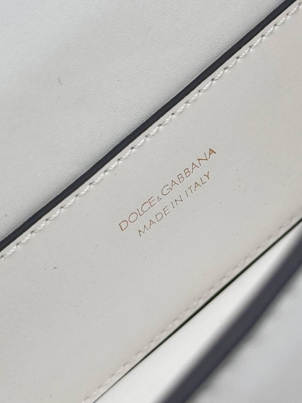 сумка dolce&gabbana,сумка дольче габбана белая,сумка дольче габбана,сумочка модная,модная женская сумка