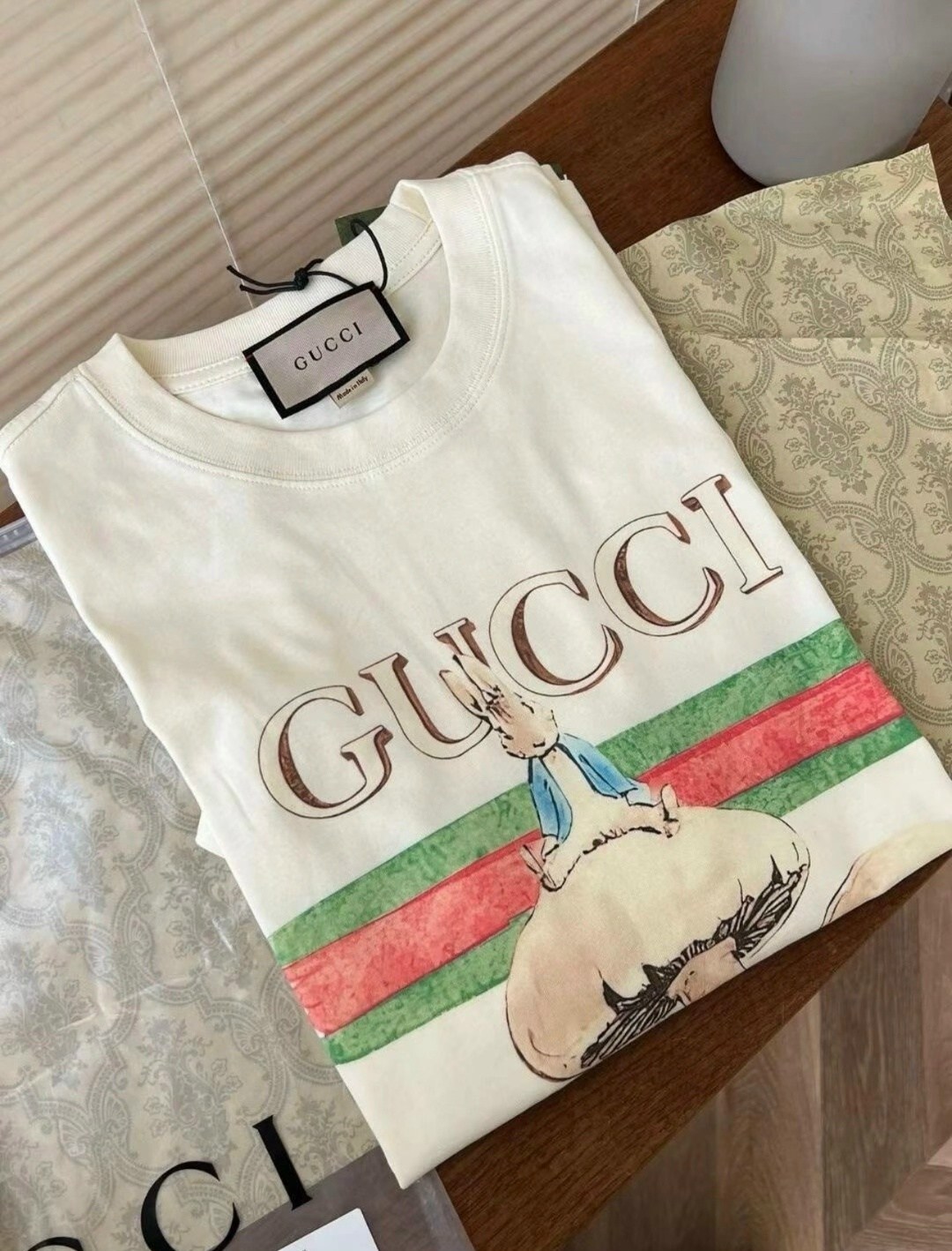 футболки гуччи,футболка gucci,футболка женская gucci,женские футболки с принтом,футболки женская