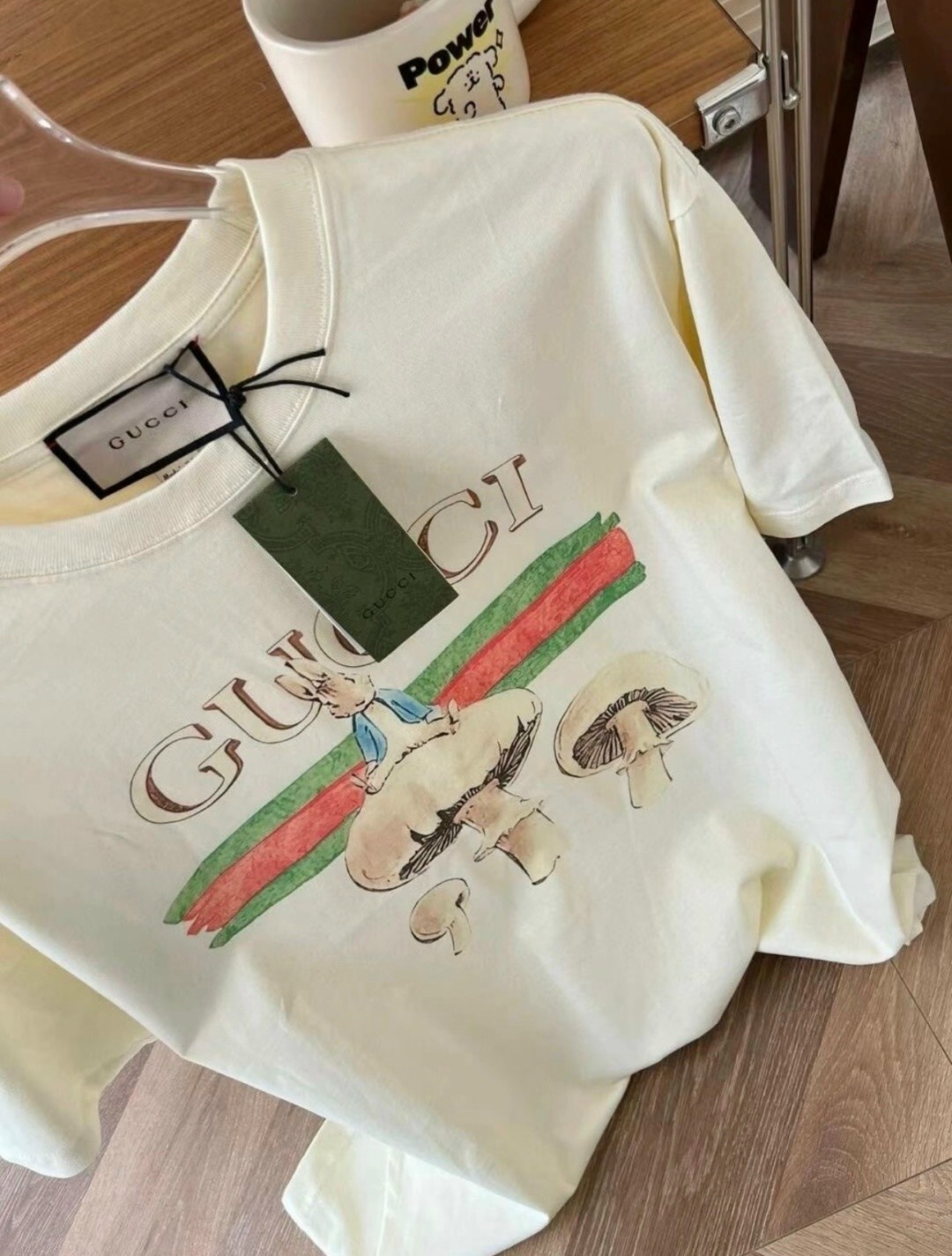 футболки гуччи,футболка gucci,футболка женская gucci,женские футболки с принтом,футболки женская