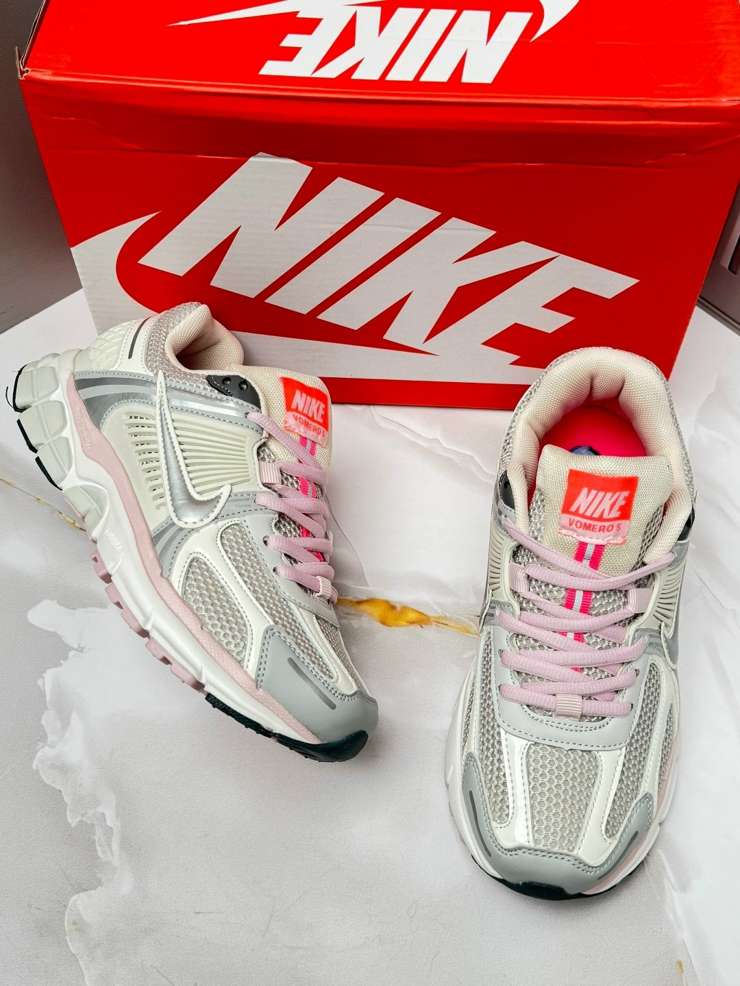 женские кроссовки nike air zoom vomero 5,nike кроссовки,женские кроссовки nike,кроссовки,кроссовки nike air zoom vomero 5