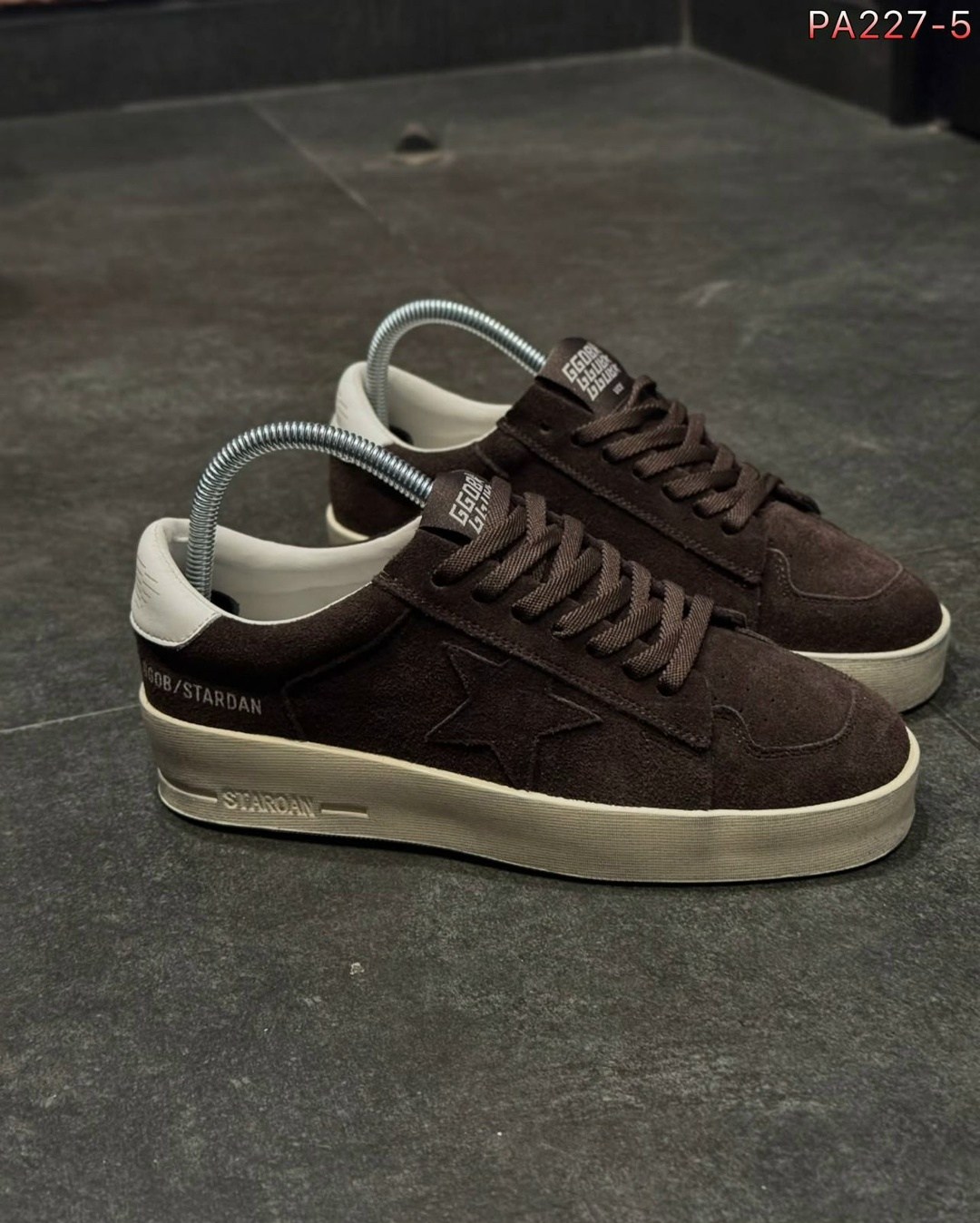 ,кроссовки замш,коричневые кроссовки ball star golden goose anthracite silver,замшевые женские кроссовки,converse one star