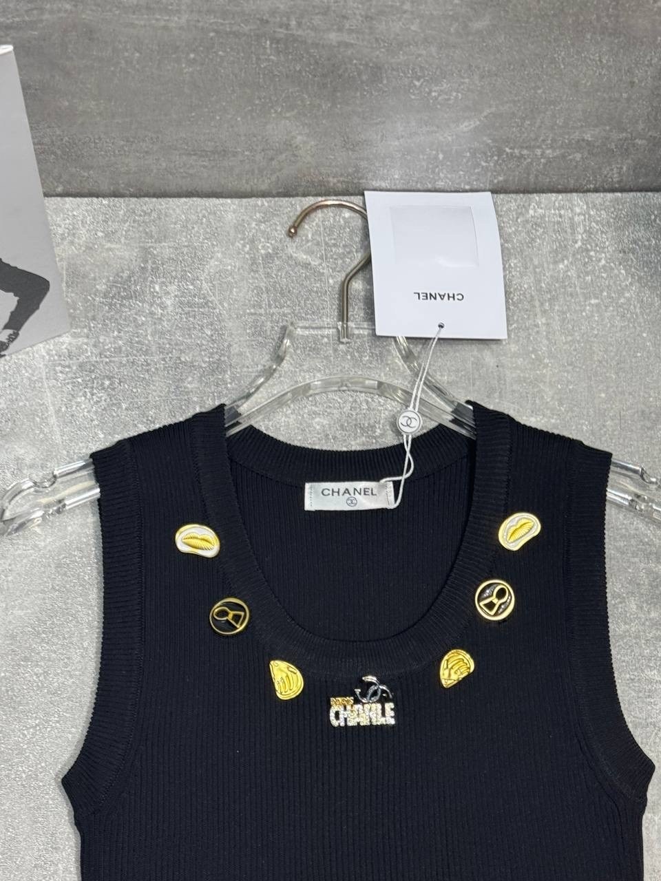 balmain трикотажный топ с декоративными пуговицами черный,balmain трикотажный топ с декоративными пуговицами,женская майка,майка топы,женские жилеты