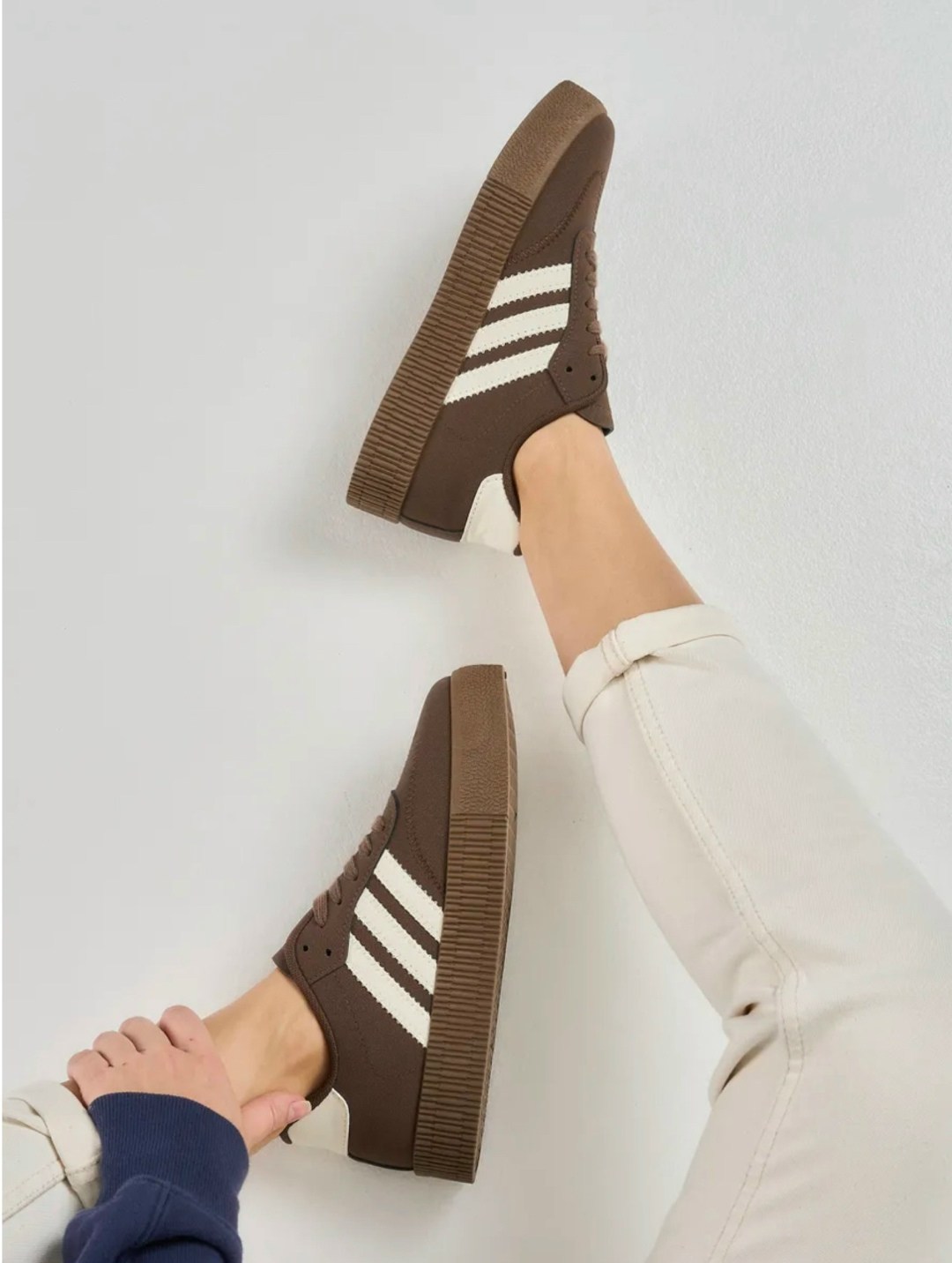 adidas jjjjound x adidas samba og замшевые кроссовки,adidas samba brown,кроссовки adidas samba,кеды jjjjound x adidas samba og цвет коричневый,кроссовки женский adidas samba