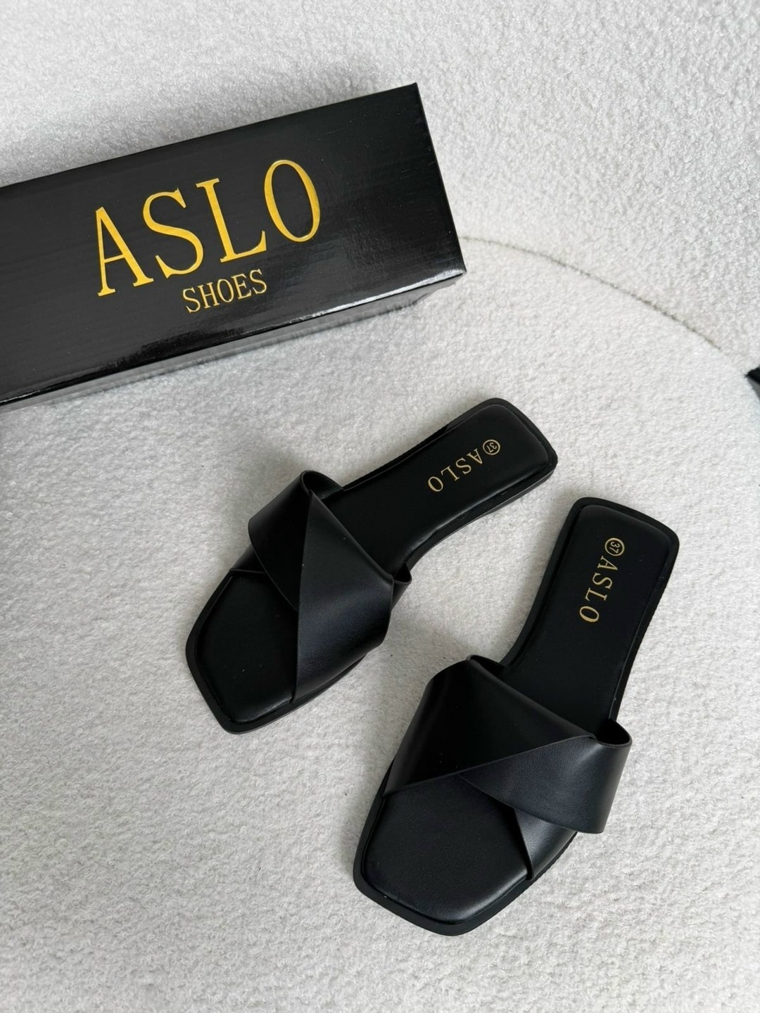 шлепанцы женские,,шлепанцы tendance,белые шлепанцы,женские шлепки