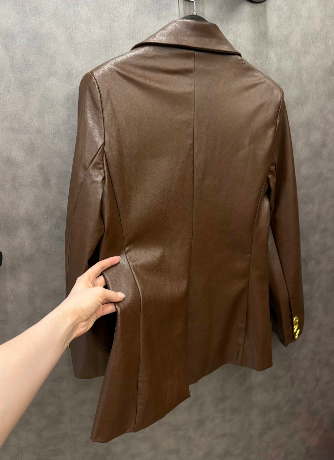 женское пальто,кожаный пиджак,женский пиджак кожаный,кожаная куртка,кожаный пиджак оверсайз зара