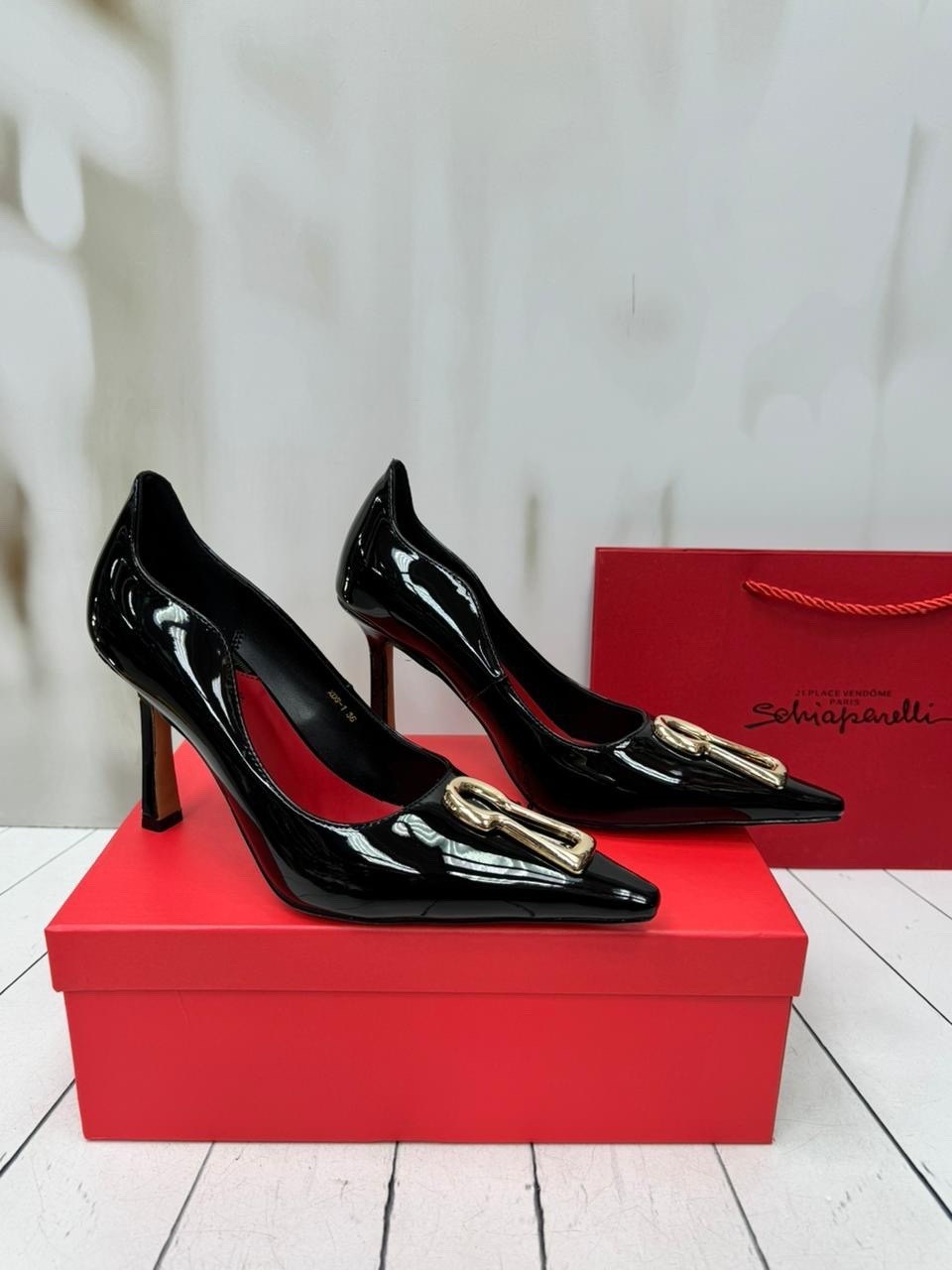 туфли christian louboutin,женские туфли,,туфли valentino,туфли лакированные