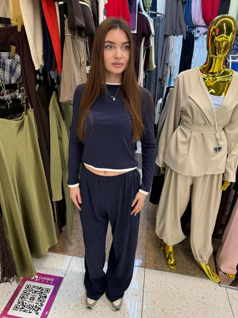 костюм повседневный,костюм с кроп топом и брюками,женский костюм с топом,женские костюмы,спортивные костюм