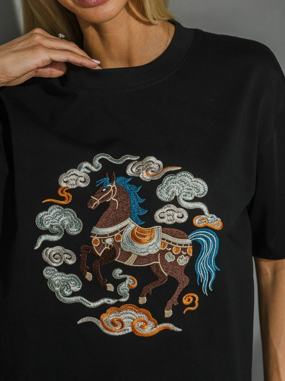 футболки женская,футболки модные,футболки с вышивкой,футболки оверсайз,футболки оверсайз с принтами