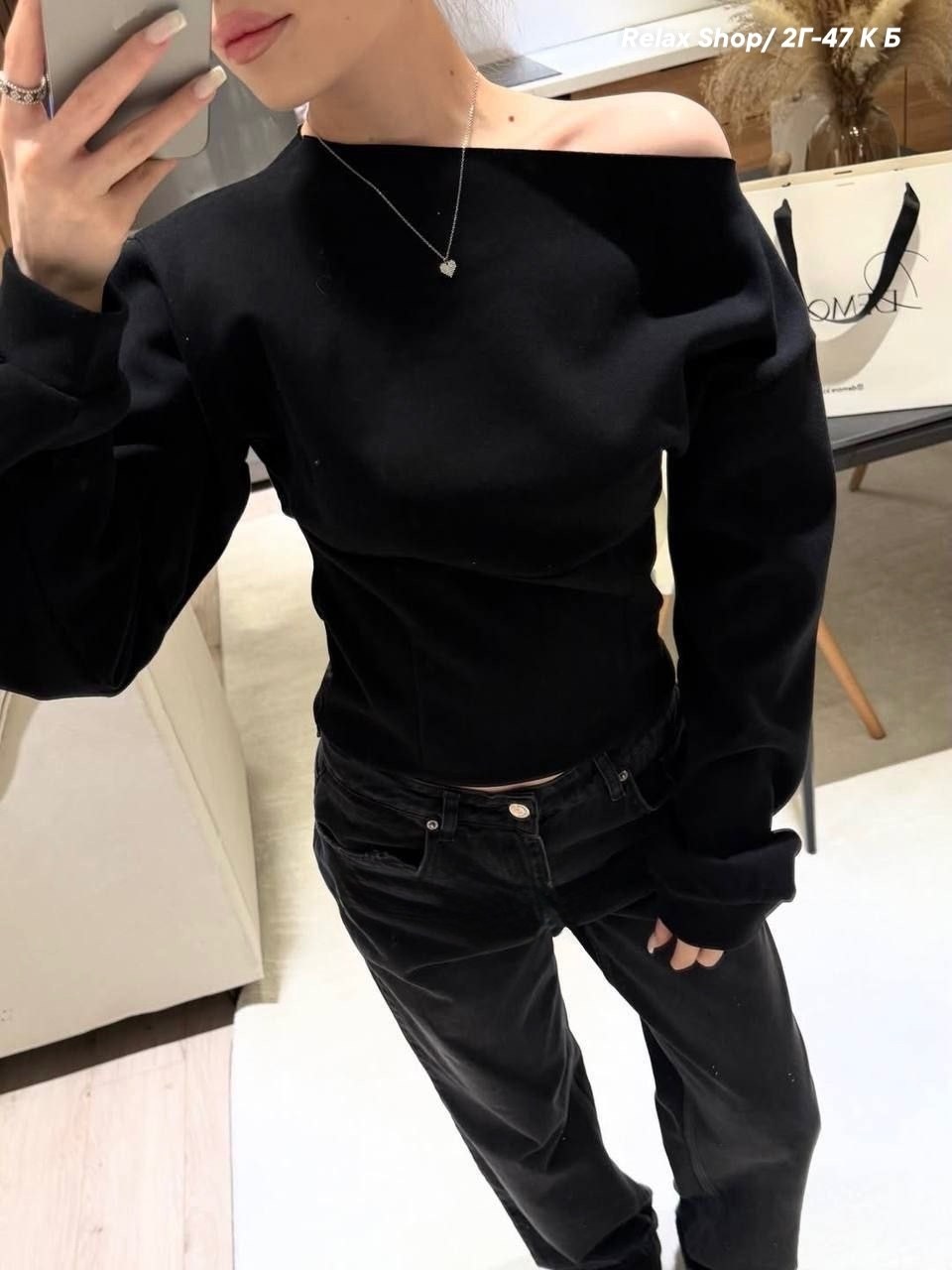 cropped off the shoulder sweatshirt,свитшот с открытыми плечами,мода модная,модные наряды,стильные наряды