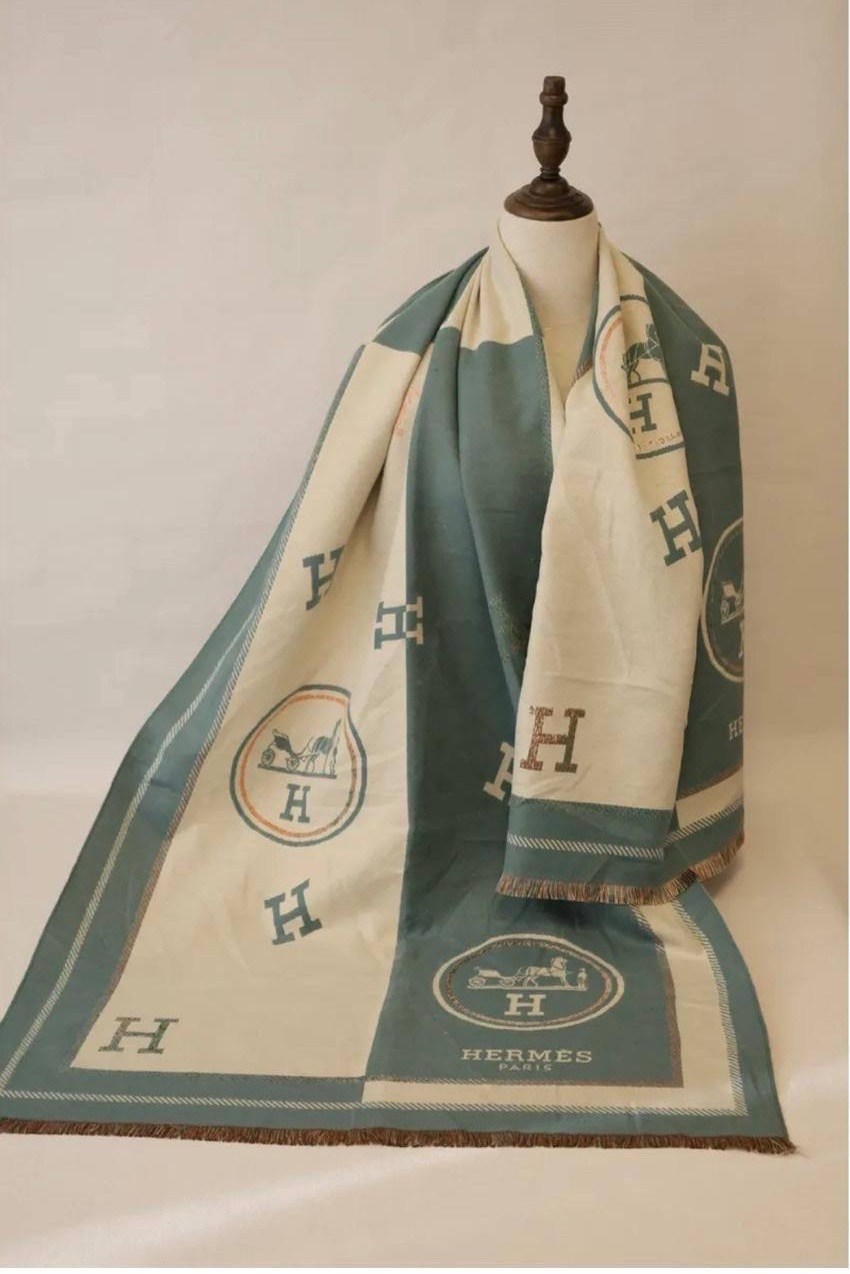 брендовый женский палантин hermes,палантин hermes,hermes шарф,кашемировый шарф,палантин кашемировый шарф hermes glamour boutique