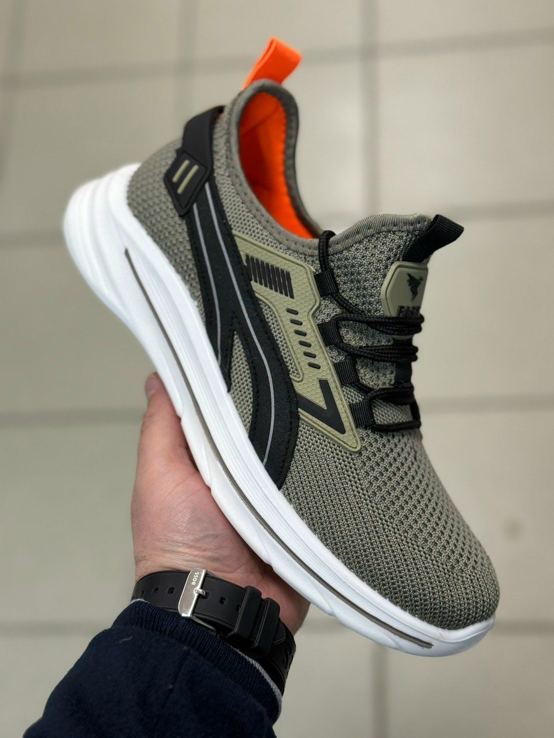 кроссовка мужской,мужские кроссовки,мужская  кроссовки,кроссовка,кроссовки отличный