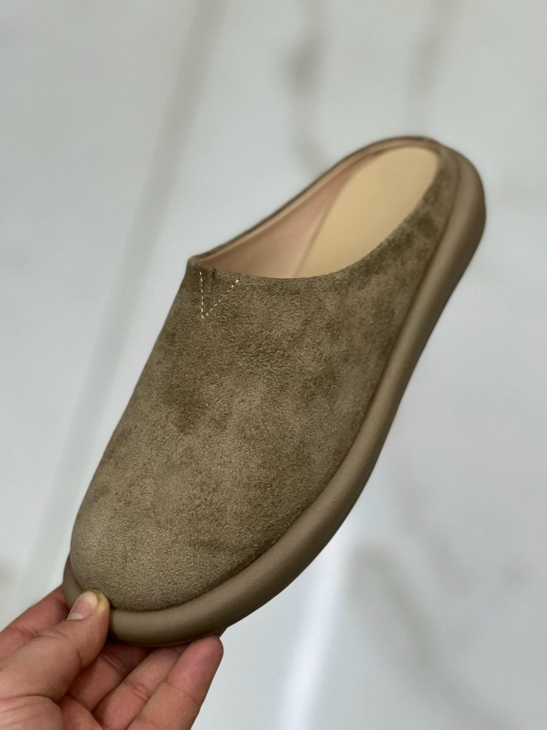 ,шлепанцы женские,замшевые сабо,тапочки на плоской подошве,модная женская