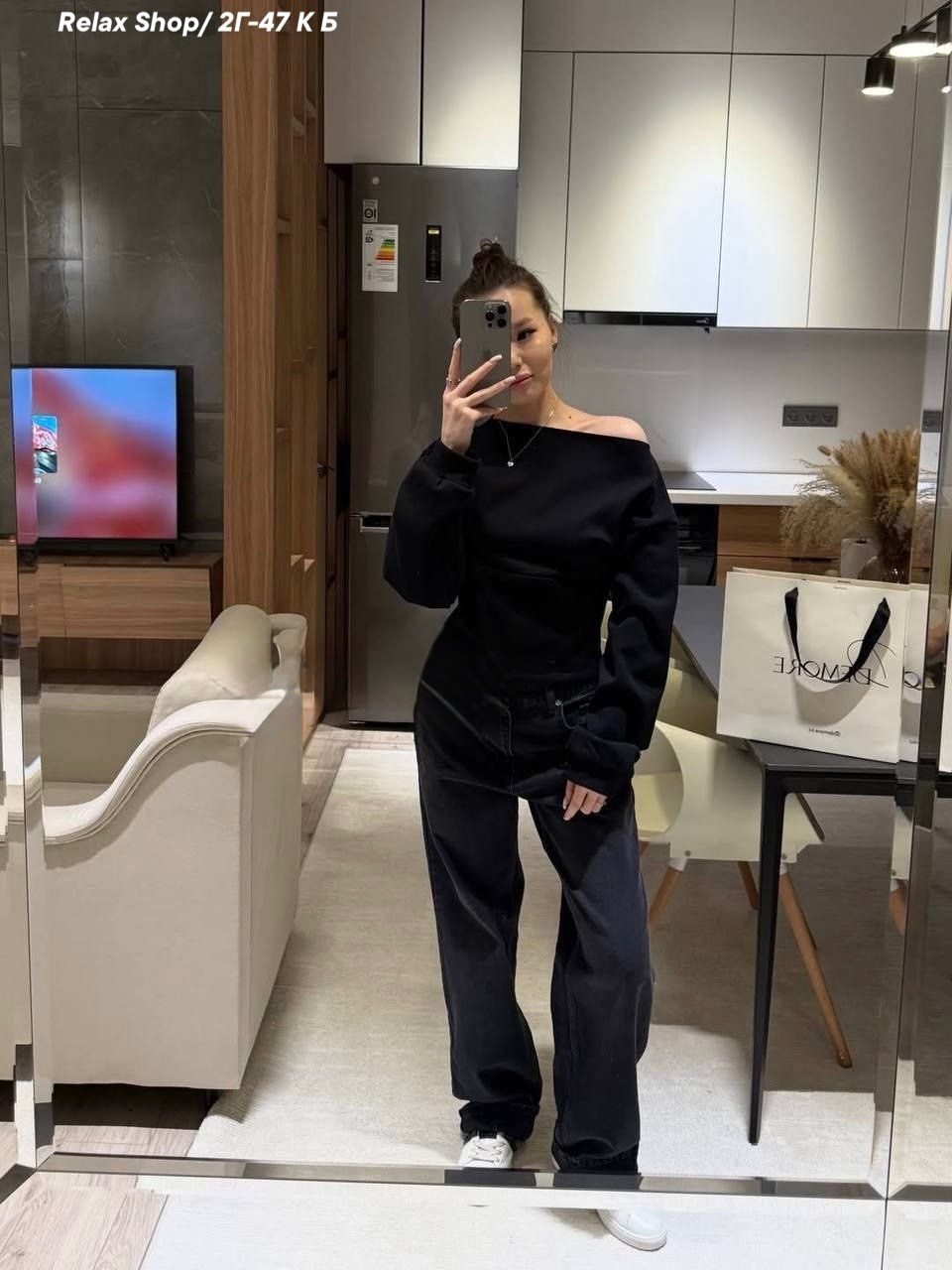 cropped off the shoulder sweatshirt,свитшот с открытыми плечами,мода модная,модные наряды,стильные наряды