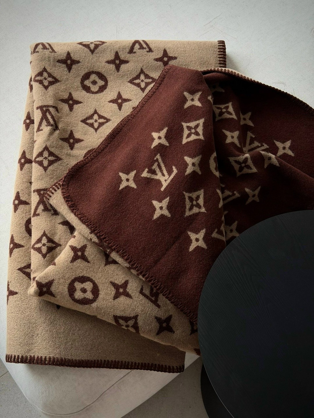 шарф louis vuitton,полотенце луи виттон,louis vuitton monogram,плед луи виттон,louis vuitton monogram wool blanket