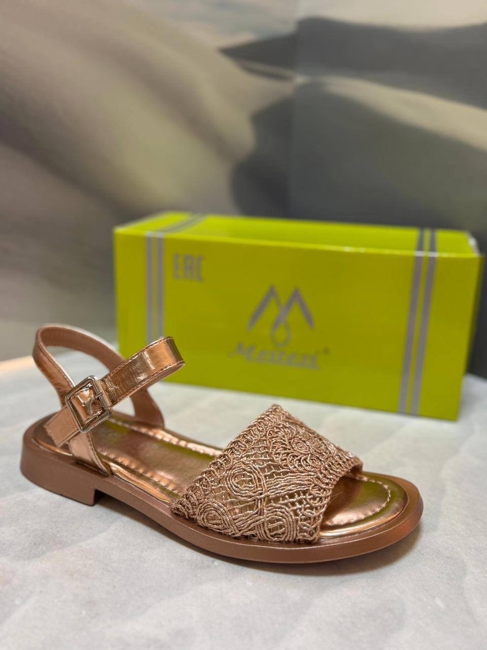 женские шлепанцы,,шлепанцы модные,шлепки летние со стразами,блестящие шлепанцы