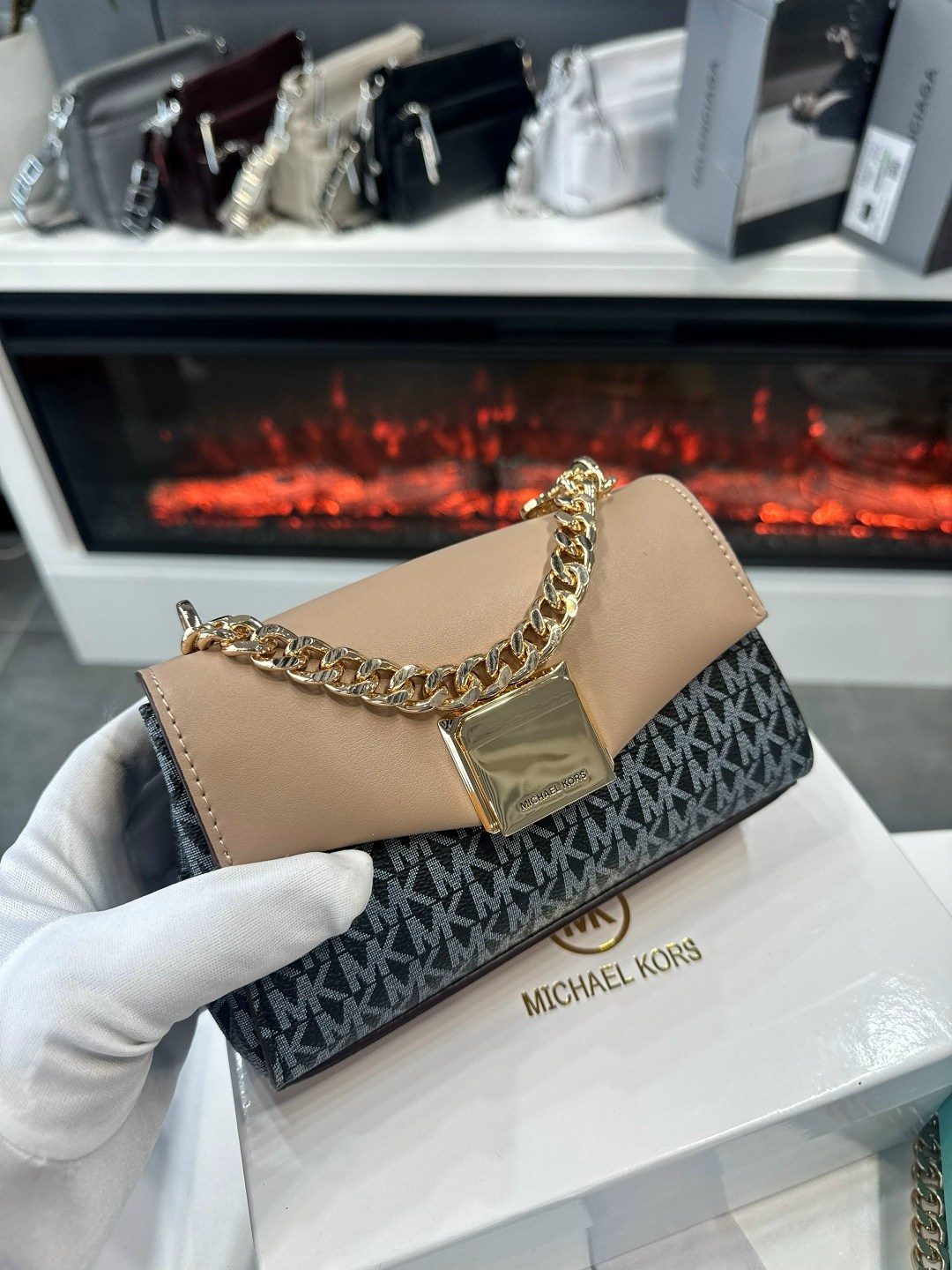 сумка на плечо michael kors,женская cумка michael kors,сумка michael kors,michael kors сумка багет,сумка michael kors женские сумки