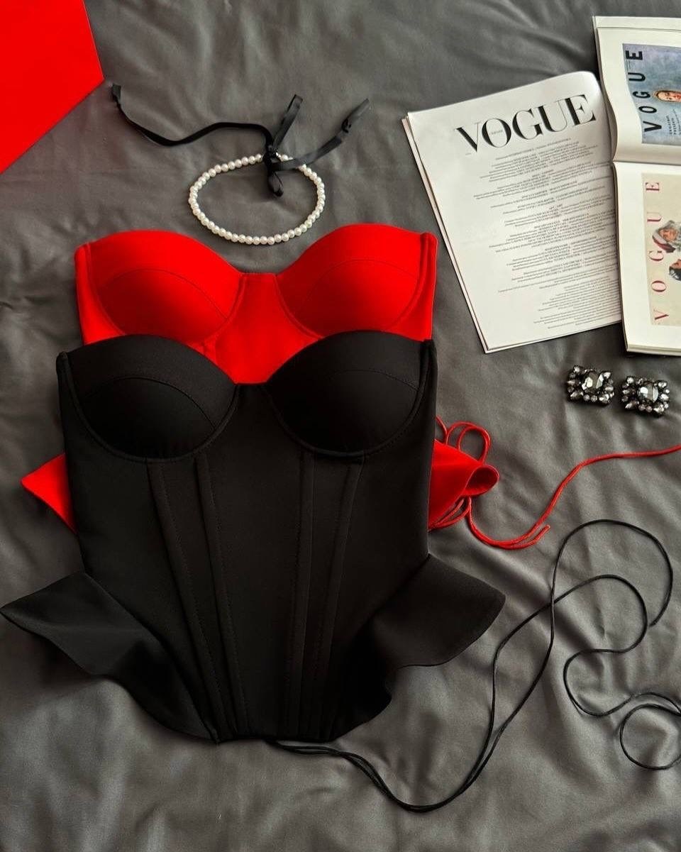 красное платье с корсетом,корсетное платье с пышной юбкой баллон красное,платье с корсетом,платье бюстье,бархатное платье с корсетом