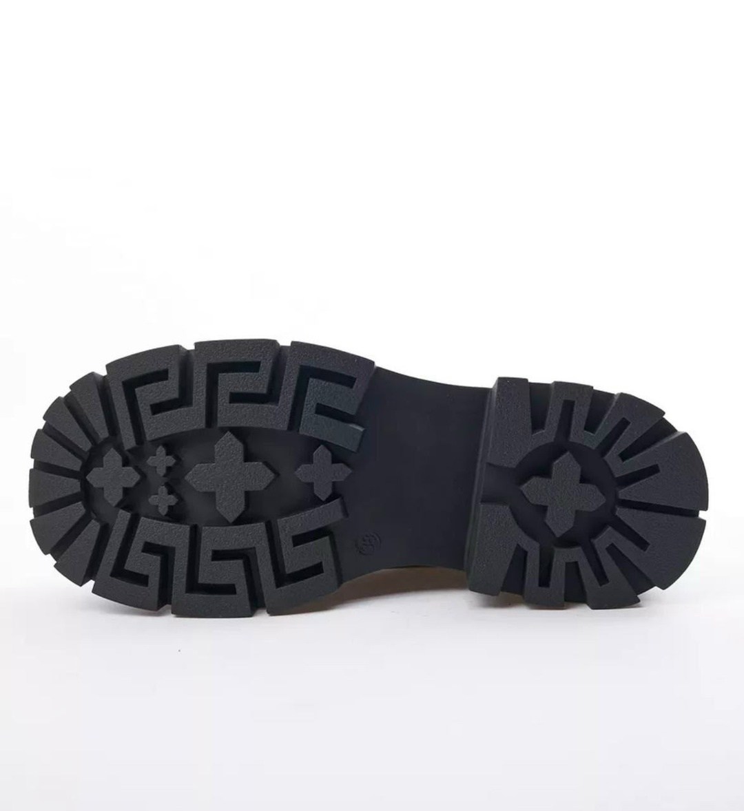 ,ботинки челси,женские ботинки "челси",prettylittlething черные высокие ботинки челси на массивной подошве,asos design wide fit - amy - черные ботинки челси на толстой подошве