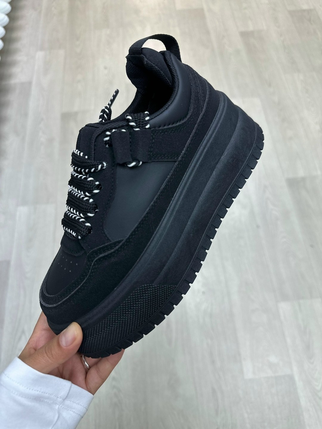 ,кроссовки женские,кроссовки женские черные,кроссовки черные, женская