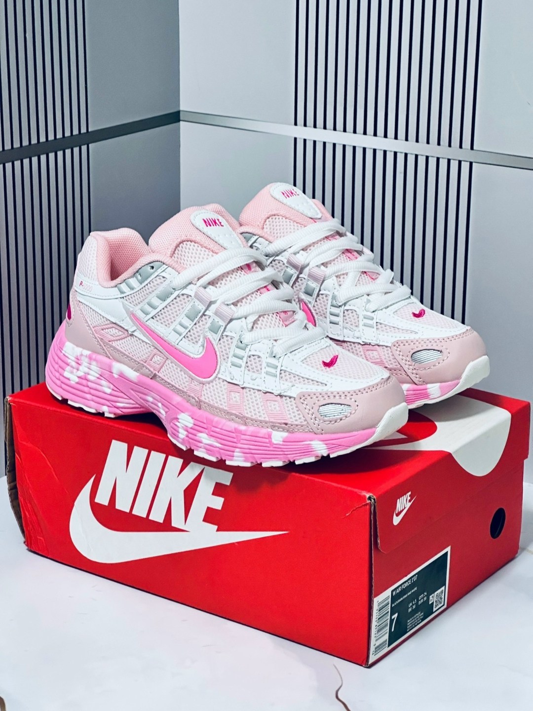 кроссовки nike initiator розовые,кроссовки nike женские,nike p-6000 кроссовки женские,кроссовки женский nike искусственные материалы,кроссовки для бега p-6000 с низким верхом белые фиолетовые розовые