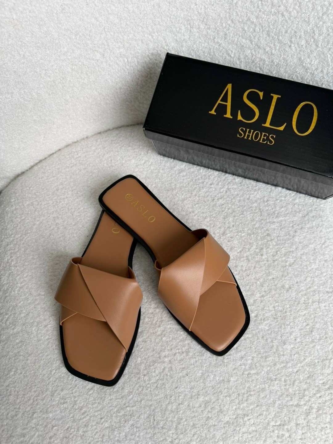 шлепанцы женские,,шлепанцы tendance,белые шлепанцы,женские шлепки