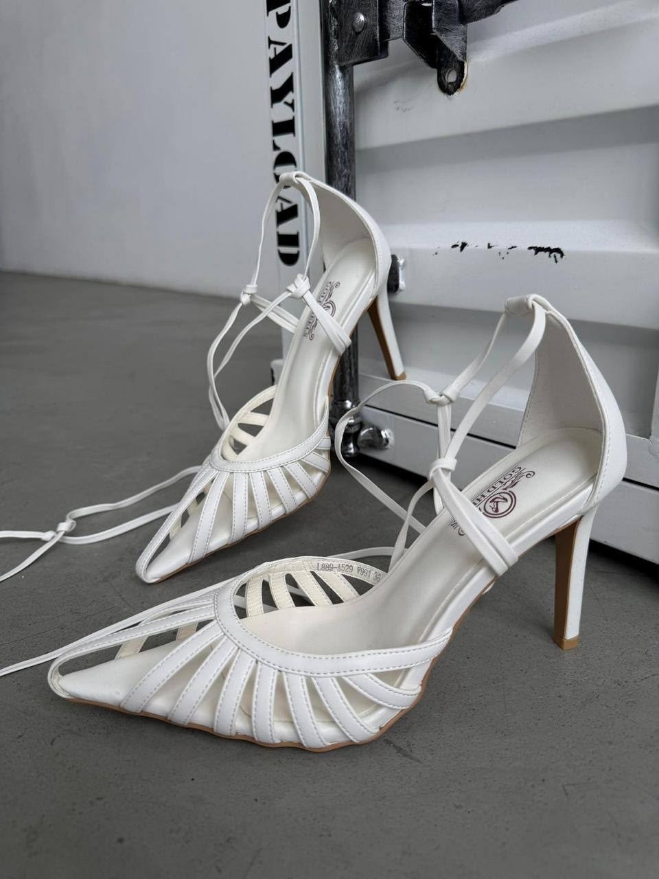 босоножки на шпильках,босоножки на каблуках,босоножки женские на шпильке черные,женские босоножки на каблуке,женские босоножки