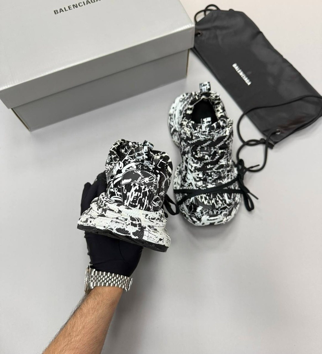 кроссовки balenciaga track sneaker 'graffiti - black white',кроссовки balenciaga,кроссовки balenciaga track,кроссовки balenciaga phantom sneaker 3xl,кроссовки track graffiti balenciaga черный