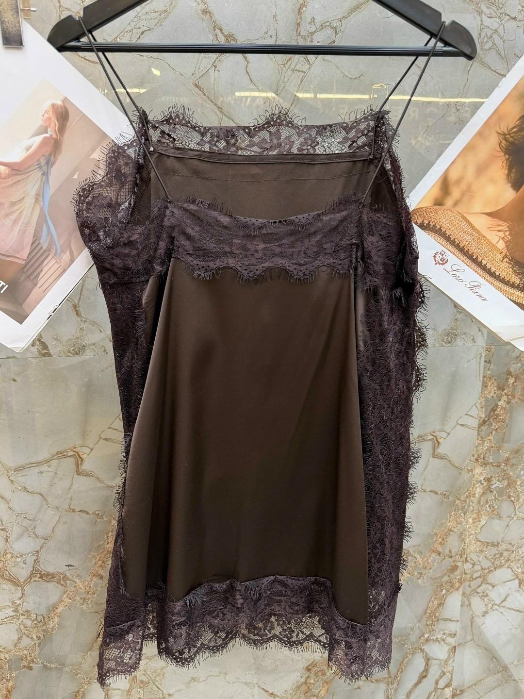 шелковая сорочка с кружевом,шёлковая майка с кружевом на бретельках,топ с кружевом,топ шелковый с кружевом,коричневое шелковое платье-комбинация с кружевом