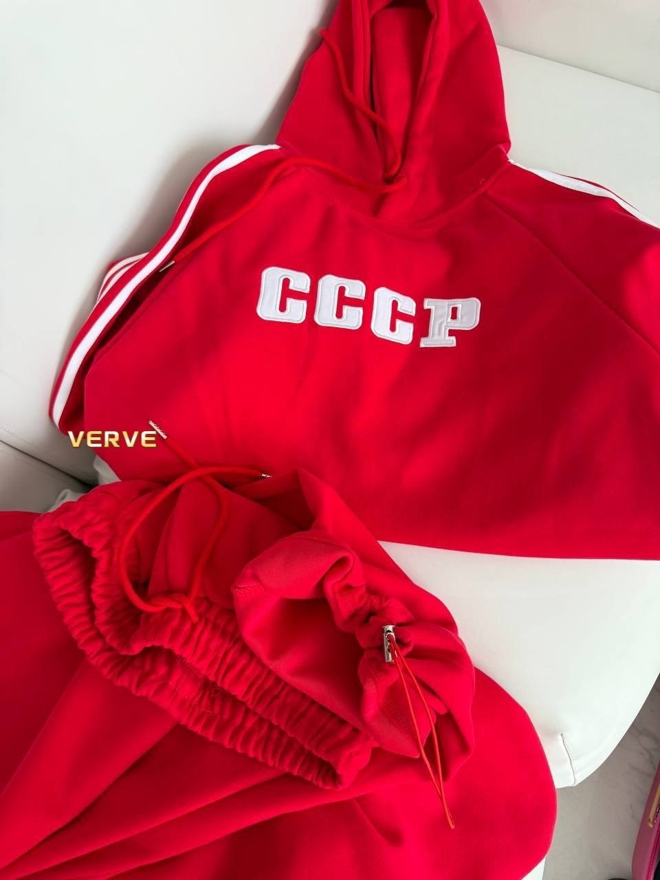 спортивный костюм адидас красный женский,красный женский спортивный костюм adidas,костюм спортивный,костюм адидас женский красный,женский костюм