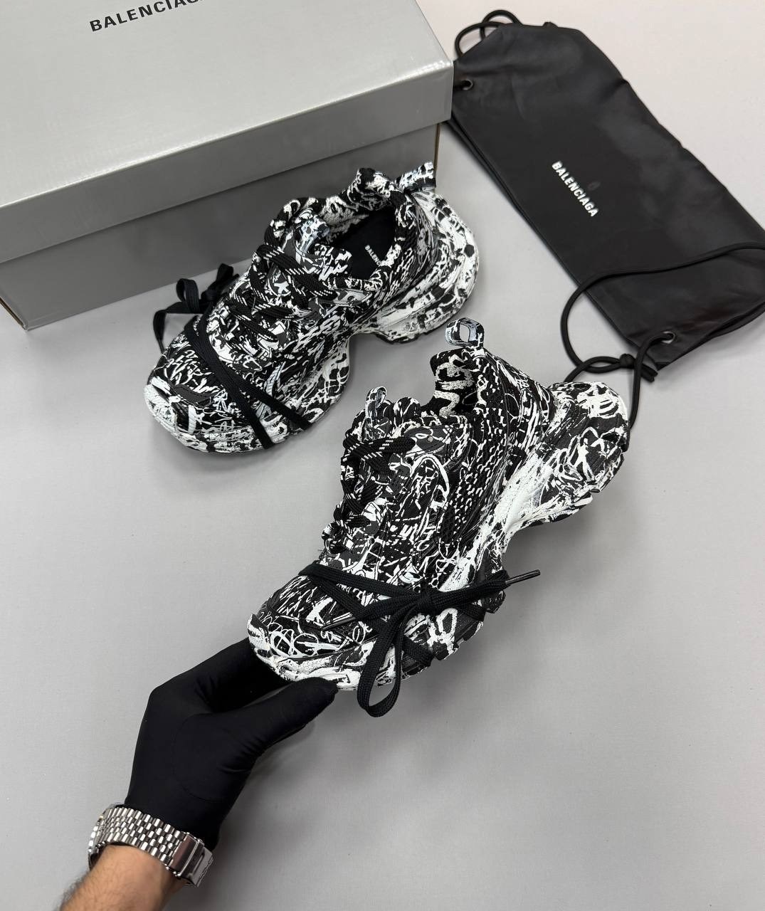 кроссовки balenciaga track sneaker 'graffiti - black white',кроссовки balenciaga,кроссовки balenciaga track,кроссовки balenciaga phantom sneaker 3xl,кроссовки track graffiti balenciaga черный