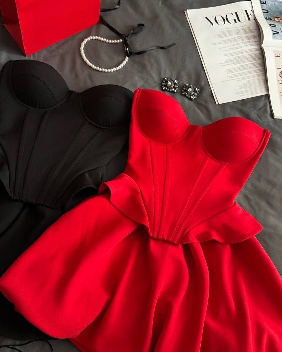 красное платье с корсетом,корсетное платье с пышной юбкой баллон красное,платье с корсетом,платье бюстье,бархатное платье с корсетом