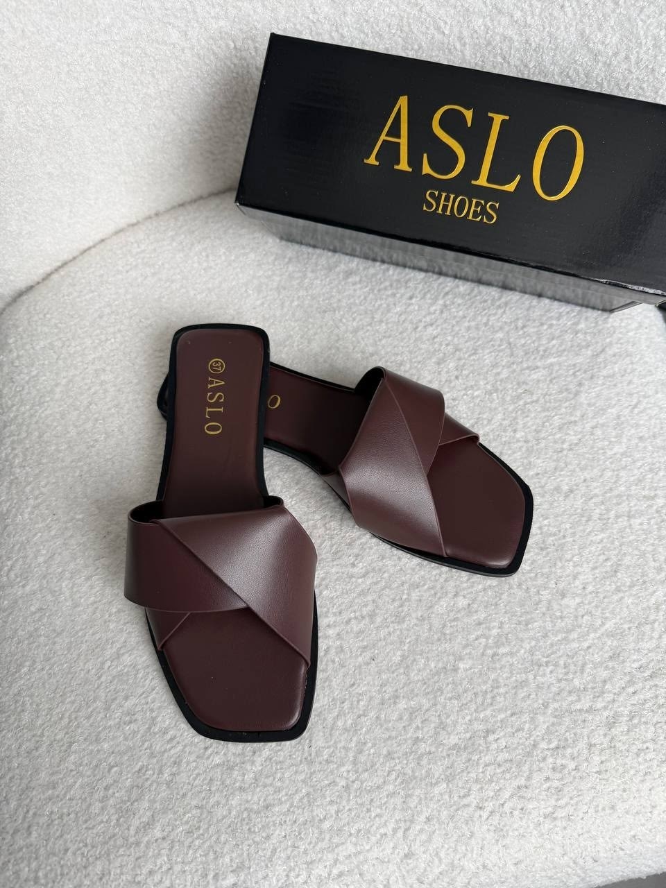 ,женские шлепанцы,модные шлепанцы,тапочки модные,шлепанцы летние