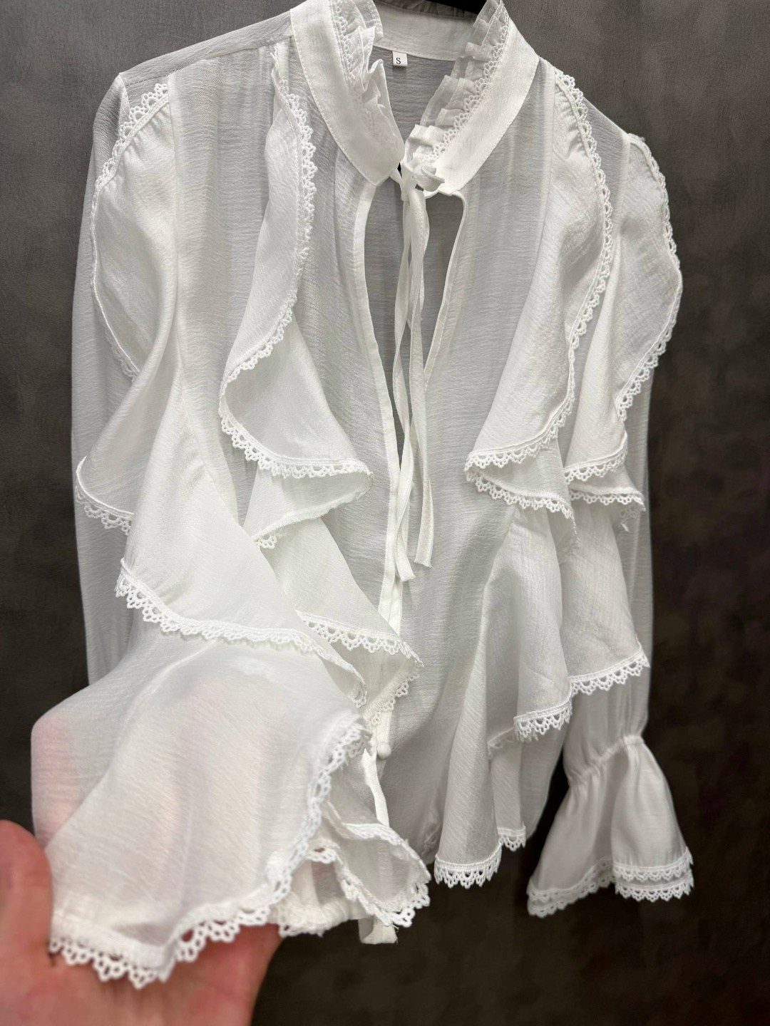 блузка с оборками,стильные блузки,блузка с рюшами,блузка женская,кофта на завязках