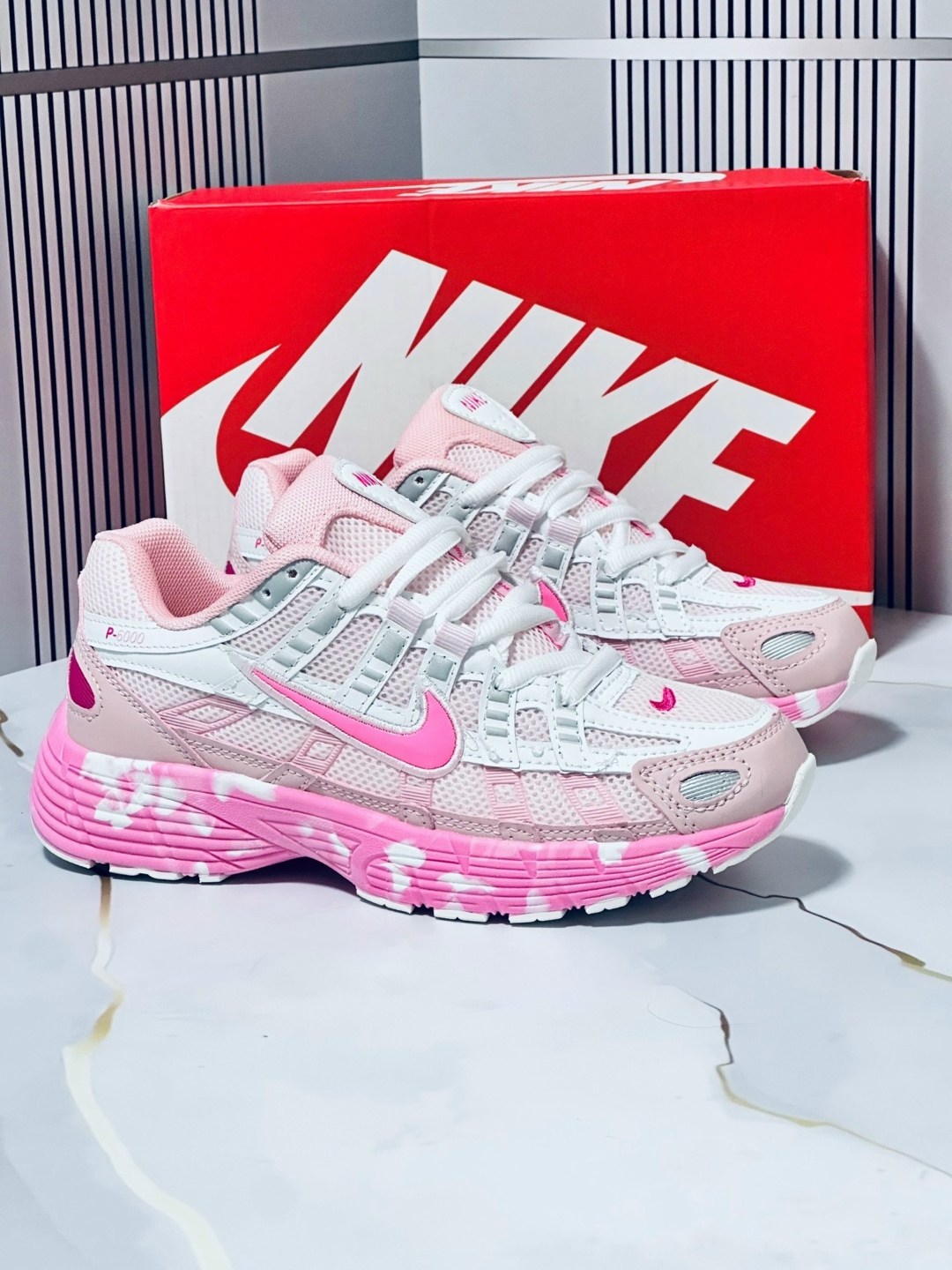 кроссовки nike initiator розовые,кроссовки nike женские,nike p-6000 кроссовки женские,кроссовки женский nike искусственные материалы,кроссовки для бега p-6000 с низким верхом белые фиолетовые розовые