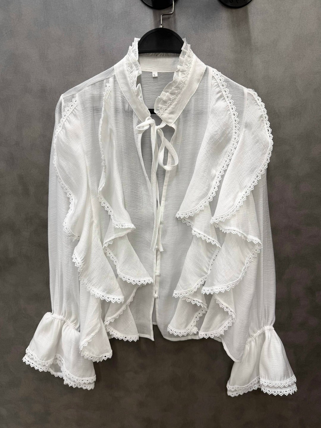 блузка с оборками,стильные блузки,блузка с рюшами,блузка женская,кофта на завязках