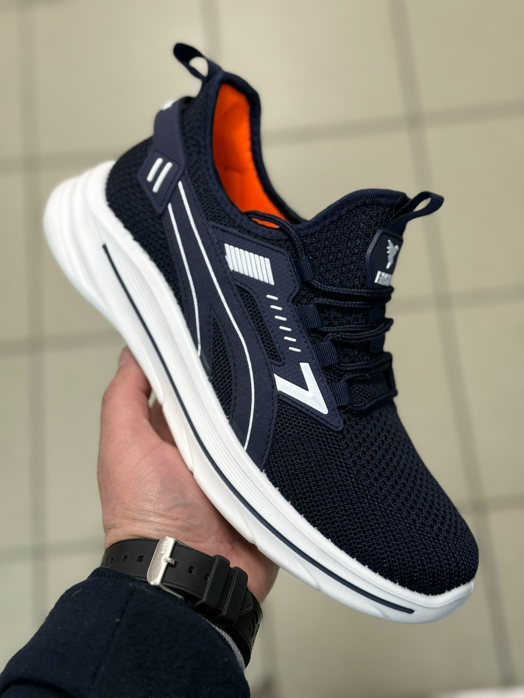 кроссовка мужской,мужские кроссовки,мужская  кроссовки,кроссовка,кроссовки отличный