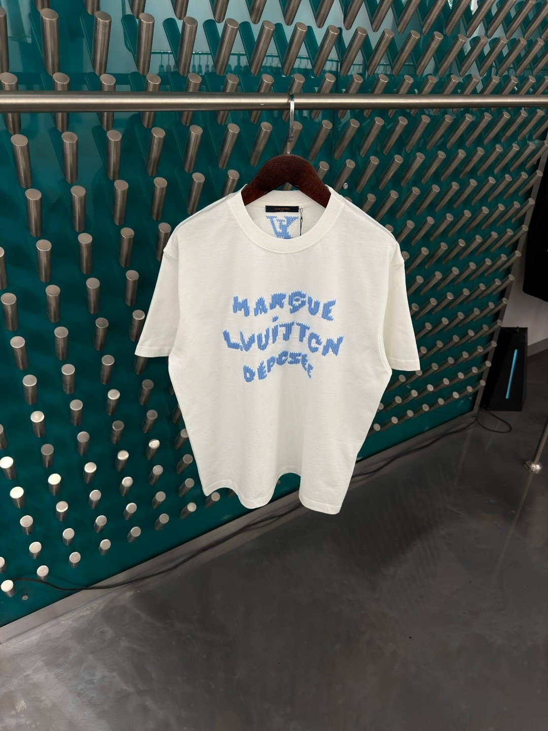 футболка louis vuitton,футболки мужские,футболка луи виттон мужская,футболка louis vuitton text бел,футболка louis vuitton text