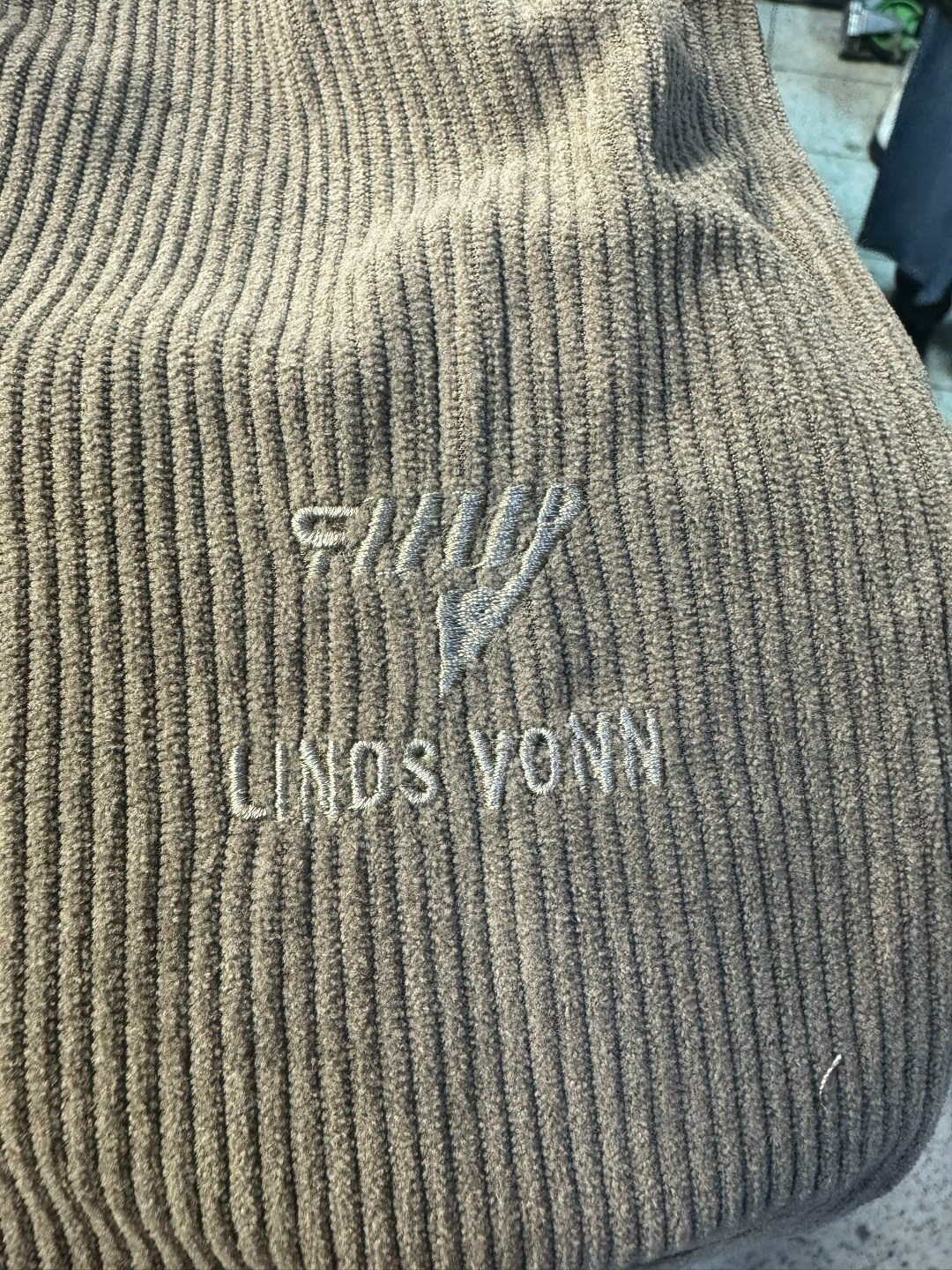 брюки вельветовые,женские вельветовые брюки,вельветовые брюки женские коричневые,брюки вельветовые женские широкие,вельветовые брюки широкого кроя со стрелками