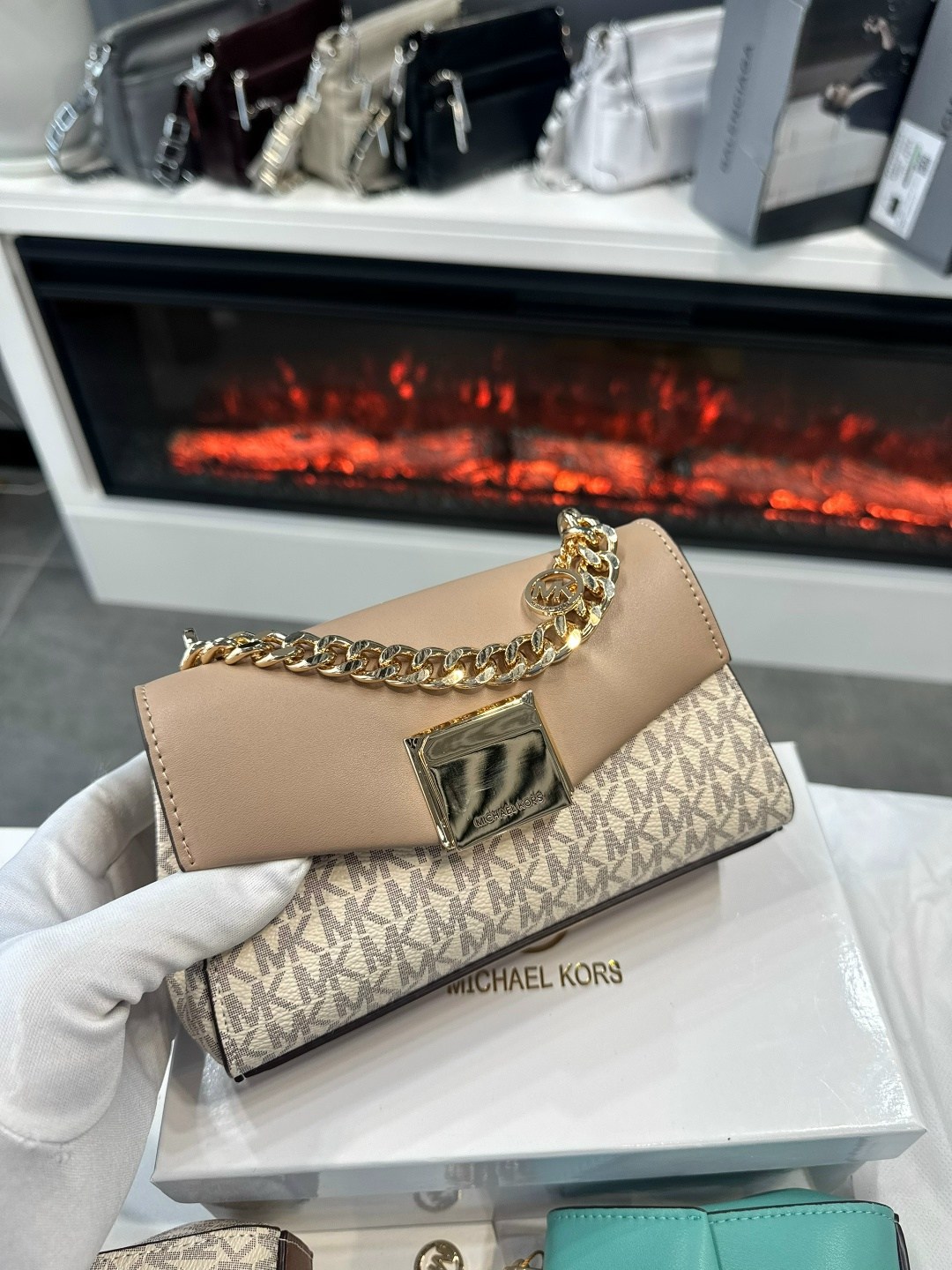 сумка на плечо michael kors,женская cумка michael kors,сумка michael kors,michael kors сумка багет,сумка michael kors женские сумки