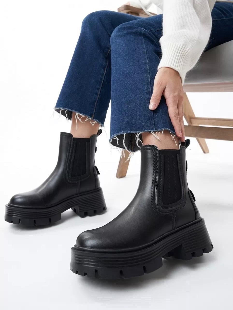 ,ботинки челси,женские ботинки "челси",prettylittlething черные высокие ботинки челси на массивной подошве,asos design wide fit - amy - черные ботинки челси на толстой подошве