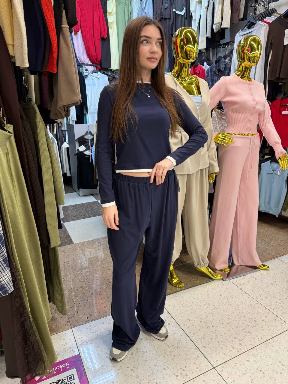 костюм повседневный,костюм с кроп топом и брюками,женский костюм с топом,женские костюмы,спортивные костюм