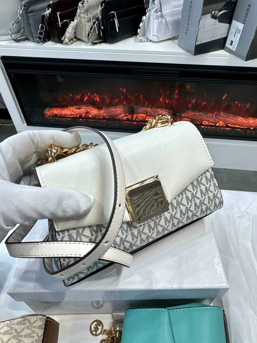 сумка на плечо michael kors,женская cумка michael kors,сумка michael kors,michael kors сумка багет,сумка michael kors женские сумки