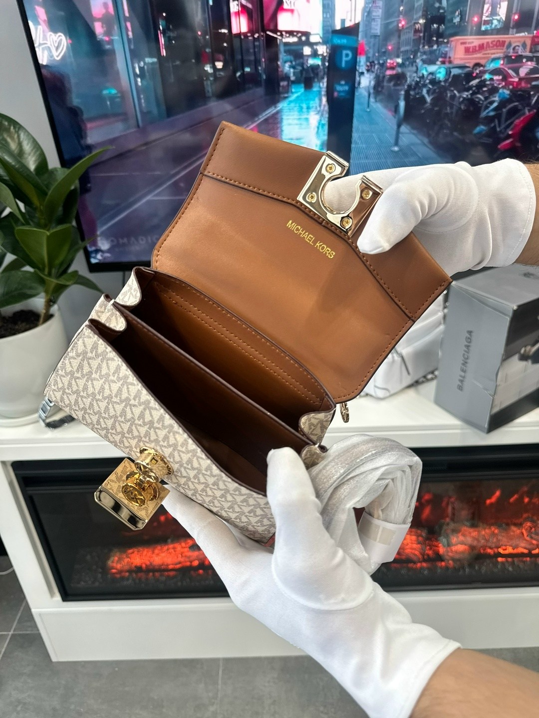 сумка на плечо michael kors,женская cумка michael kors,сумка michael kors,michael kors сумка багет,сумка michael kors женские сумки